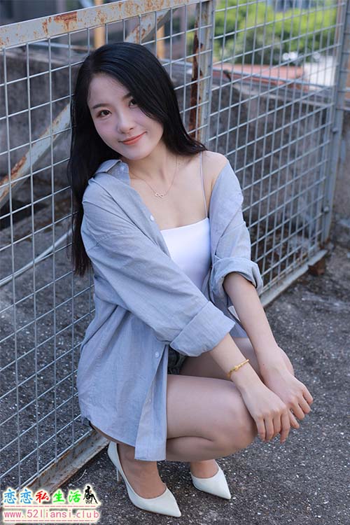 [IESS异思趣向] 丝享家 1572：婉萍《超短牛仔裤》[83P／90MB]