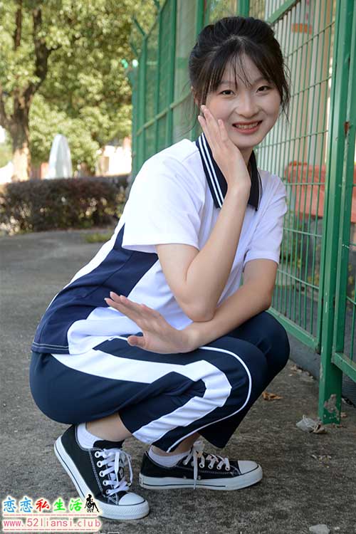 [初夏女神]126期 安妮~【秋冬校服】谁还没套校服呢？校服配球鞋是不是很好看(带视频)【140P+1V/3.44G】