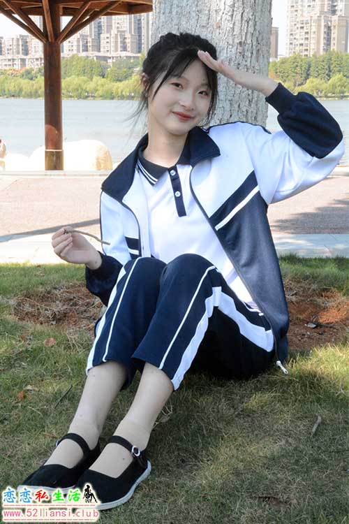 [初夏女神]126期 安妮~【秋冬校服】谁还没套校服呢？校服配球鞋是不是很好看(带视频)【140P+1V/3.44G】