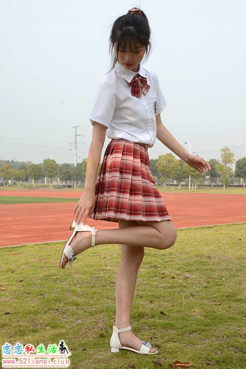 [初夏女神]121期 安妮~【今日草莓】可爱的草莓色JK配上我的小凉鞋，可爱吗(带视频)【140P+1V/3.82G】
