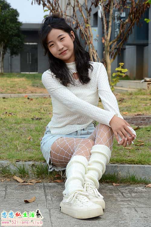 [初夏女神]109期 点点~【跟潮流风】她们说配上大网袜就跟上潮流了，我不信(带视频)【140P+1V/4.91G】