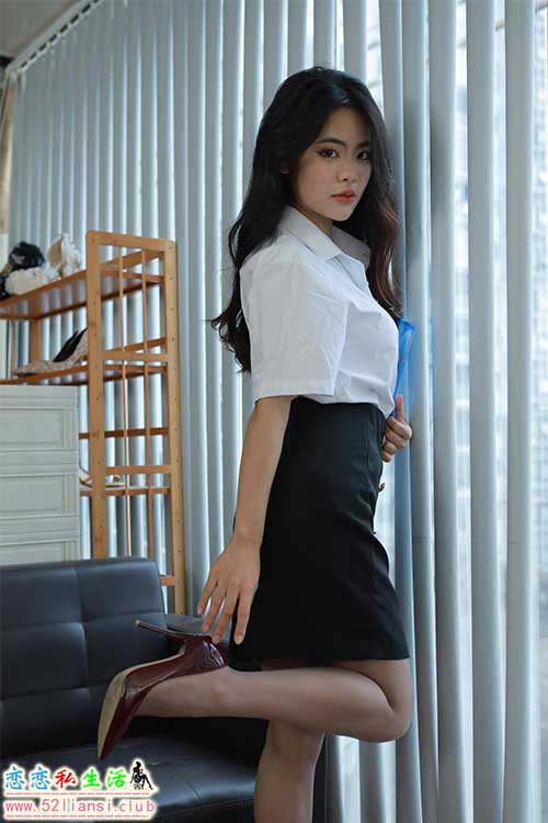 [IESS异思趣向] 丝享家 1628：兔兔《麻辣OL》[87P／67MB]