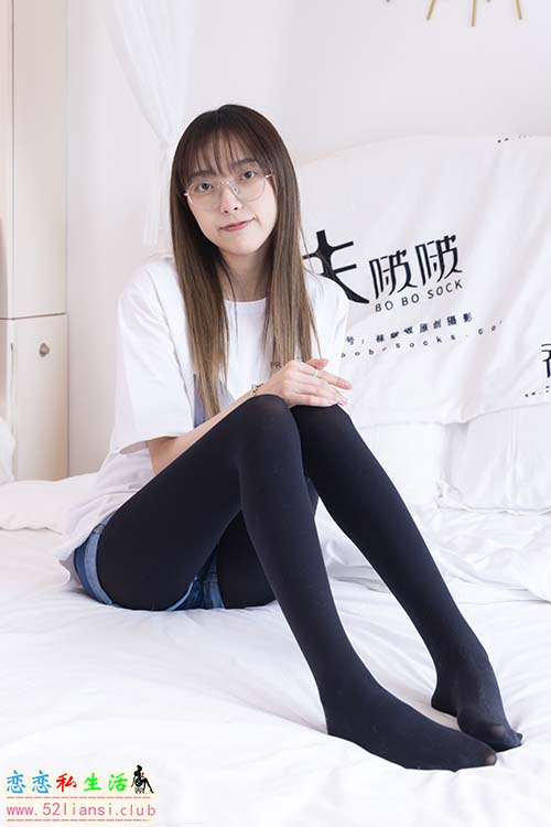 [袜啵啵] 330期 稚予-高跟鞋、厚黑丝(带视频)【150P+1V/5.05G】