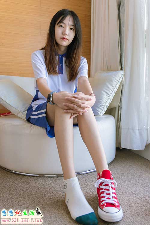 [袜啵啵] 336期 小甜豆-校服、帆布鞋、白棉袜、裸足(带视频)【140P+1V/6.71G】