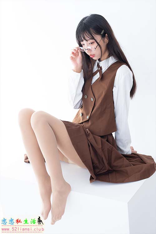 [紧急企划] 内部定制 NO.016 一只喵喵梓 棕色JK裙(带视频)【48P+1V/1.09G】