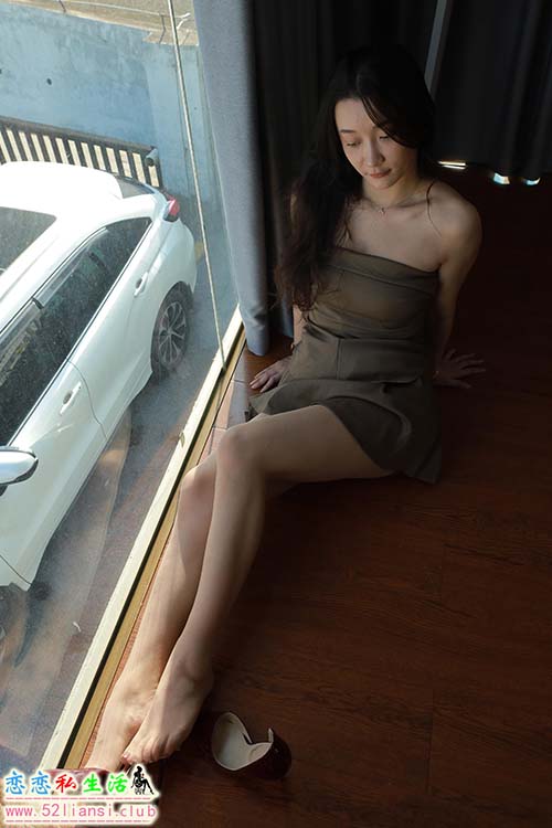[IESS异思趣向] 丝享家 1583：秋秋《最后的夏天》[86P／92MB]